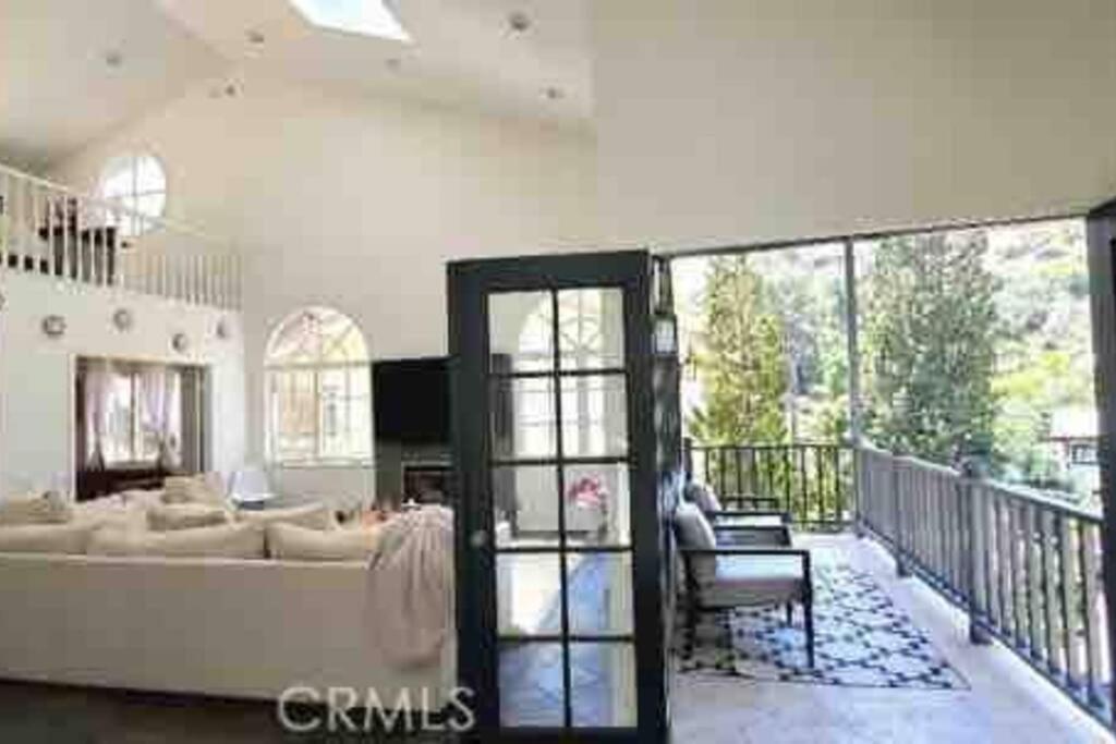 Stunning Mediterranean Mansion In Laurel Canyon لوس أنجلوس المظهر الخارجي الصورة