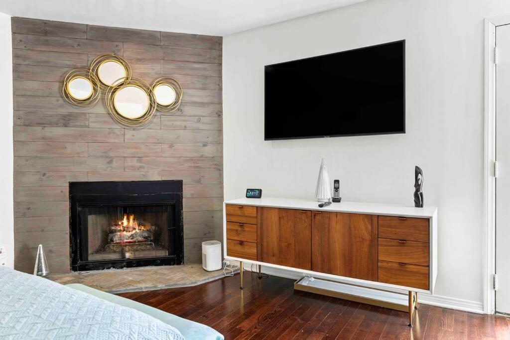 Stunning Mediterranean Mansion In Laurel Canyon لوس أنجلوس المظهر الخارجي الصورة