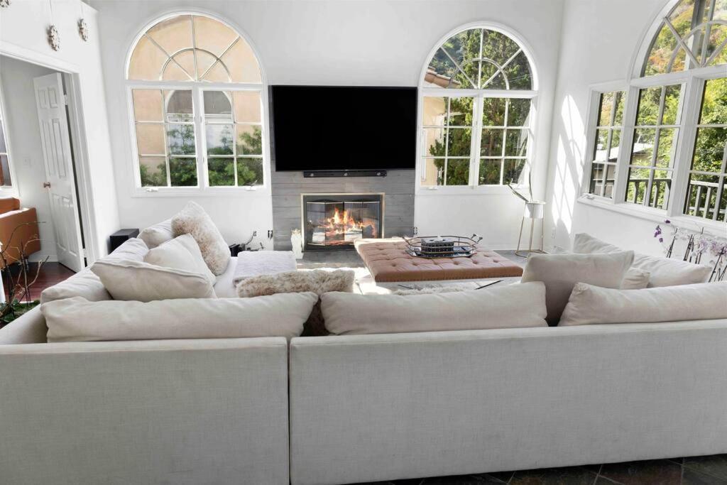 Stunning Mediterranean Mansion In Laurel Canyon لوس أنجلوس المظهر الخارجي الصورة